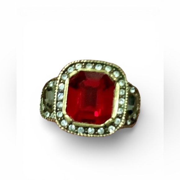 Heidi Daus Elegant Red Gemstone & Swarovski Crystal Ring. Sz 6. NWOT - Picture 3 of 8
